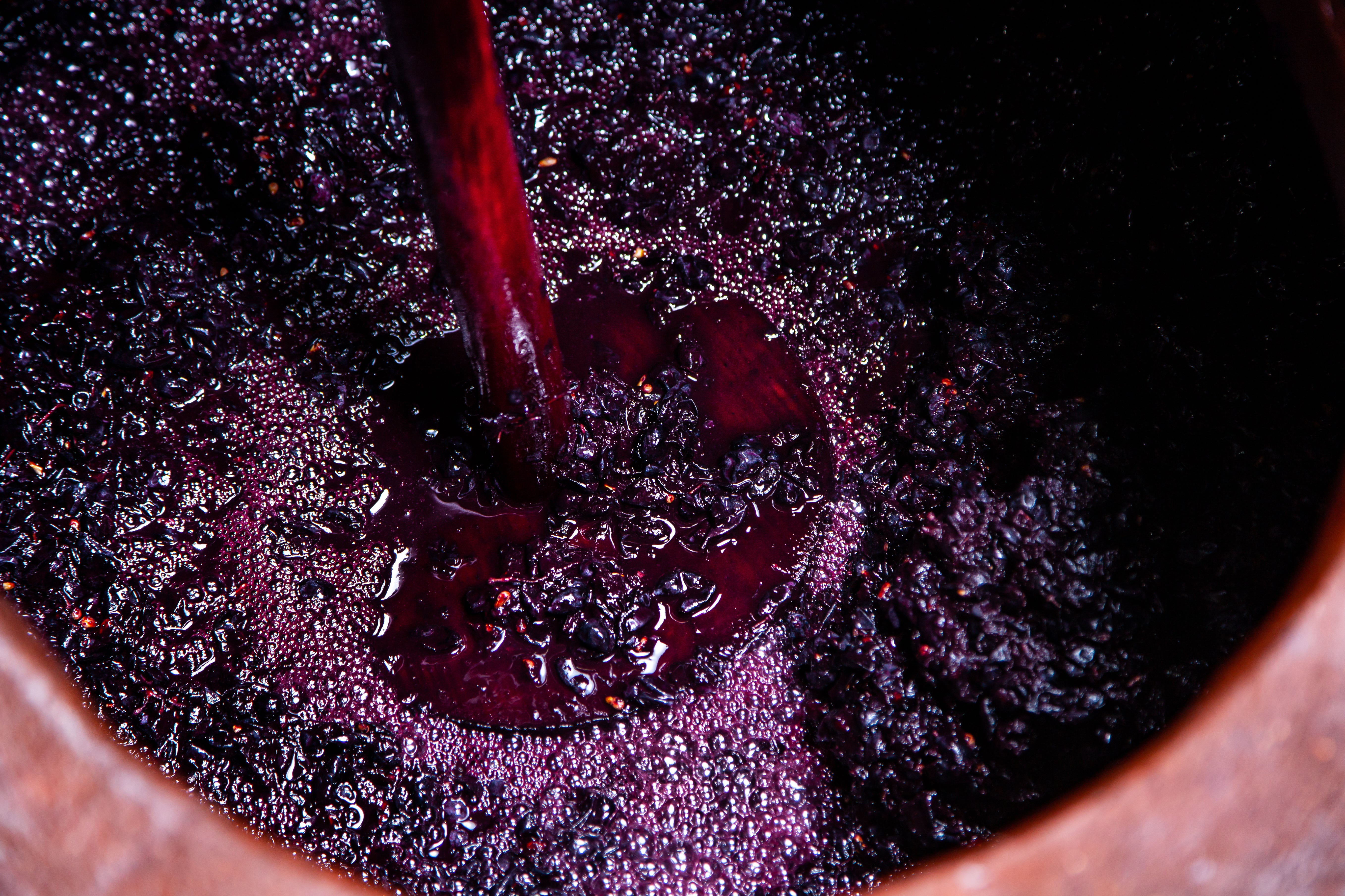 აპასიმენტო რეზერვი 2016 - სასაჩუქრე 6 ბოთლი ხის ყუთით